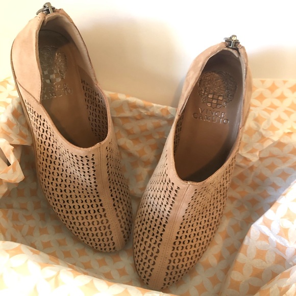 Vince Camuto Shoes - NWOT Vince Camuto Ankle boots